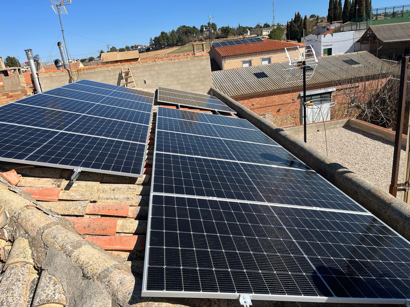 Instalacion solar residencial en Abenjibre